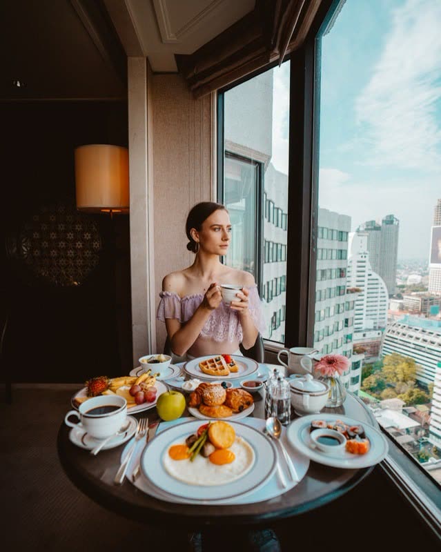 Breakfast with a city view · Shangri-La Vancouver